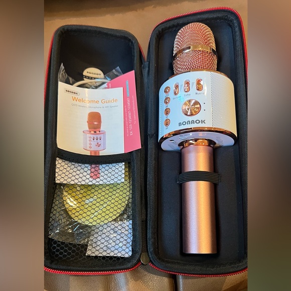 Rose Gold Wireless Microphone & Speaker - Picture 1 of 2